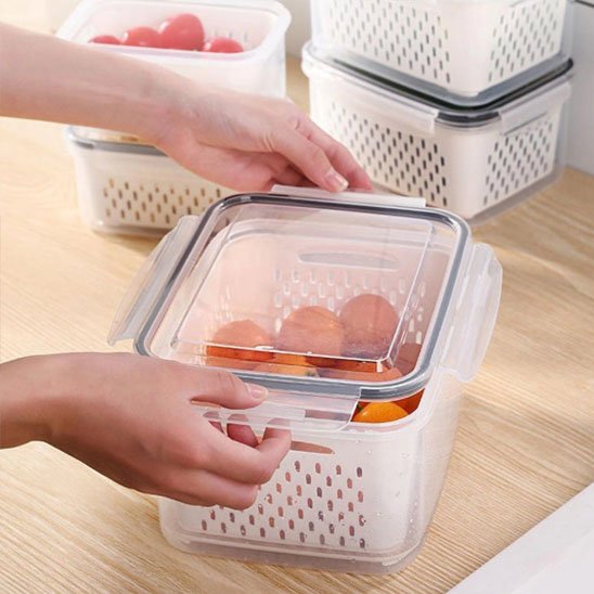 Boite alimentaire avec bac extérieur étanche pour égoutter et rincer directement