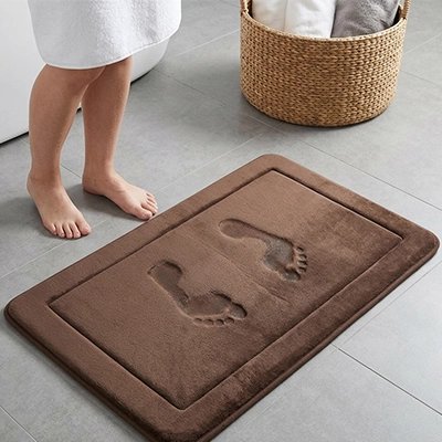 Tapis salle de bain café épouse la forme des pieds